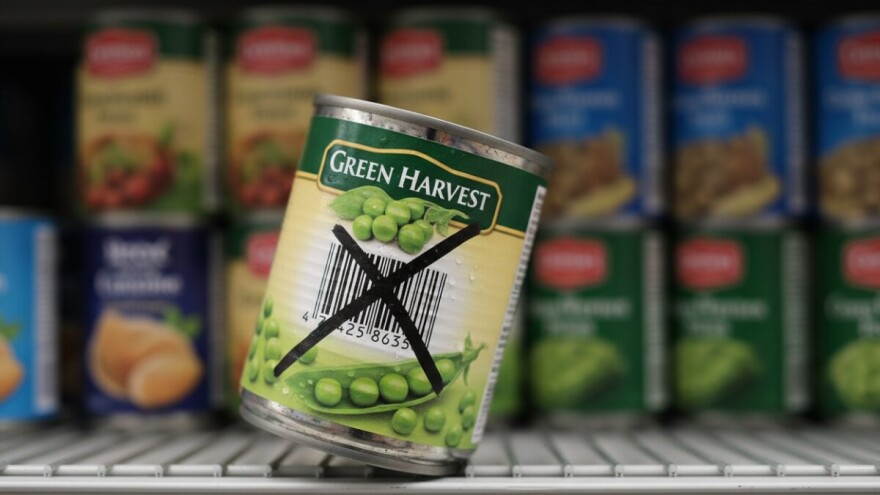 X na konzervama graška