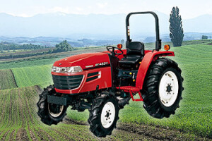 Traktor Yanmar EF300T