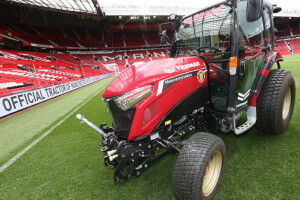 Yanmar YT359 - novo pojačanje u ekipi Manchester Uniteda