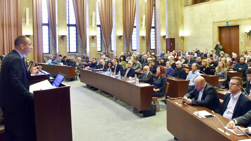 Zadruge mnogo daju, a malo dobijaju