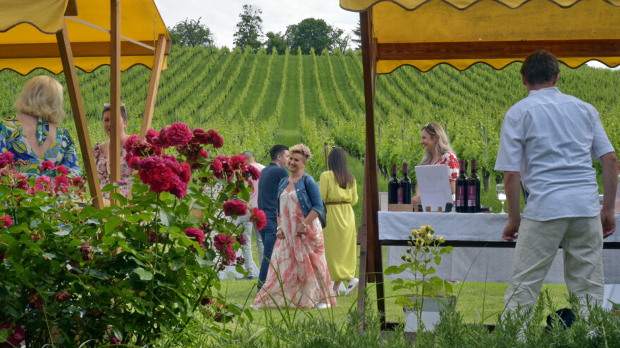 Treći Zalazak u vinogradu donio i graševinu na tračnicama