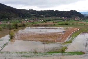 Izlila se Zapadna Morava: Potopljeno oko 50 hektara obradivog zemljišta