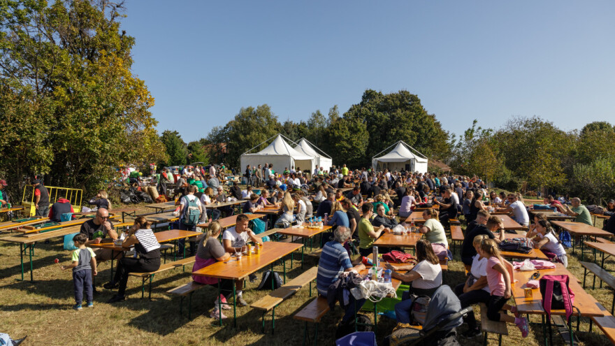 Nema do mirisa kestenja u jesen, više tisuća posjetitelja uživalo na Zelinskog gori