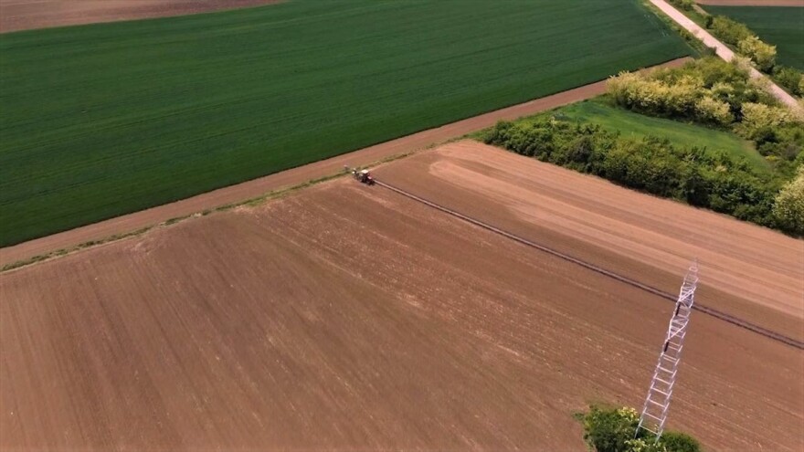 John Deere-u zemljište u industrijskoj zoni Sremske Mitrovice, stočarima poljoprivredno u zakup