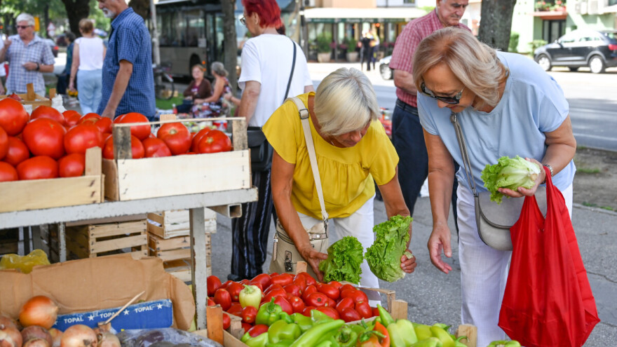 Med i orasi su najskuplji, a šta se najbolje prodaje na pijaci?