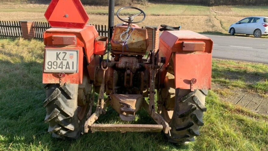 Grad Križevci prodaje traktor Zetor iz 1979. godine. Broj radnih sati - nepoznat