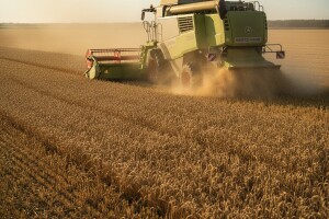 Žetva nije teška s Deutz-Fahr C6205 T4f kombajnom