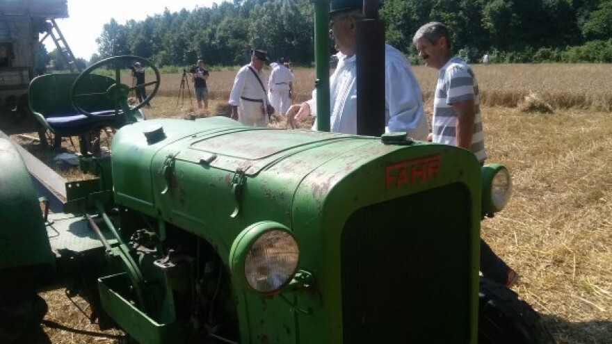 Županjci ovršili pšenicu na starinski način!