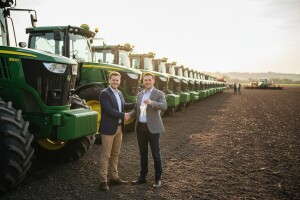 Žito preuzelo 12 John Deere traktora