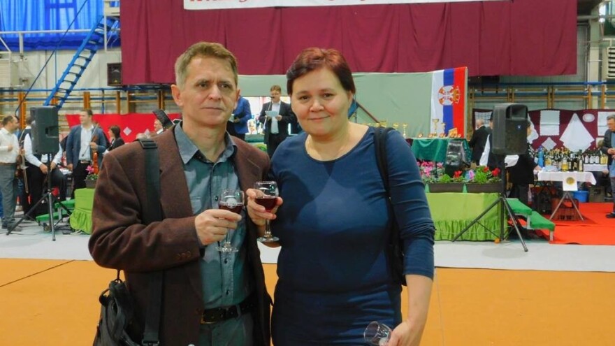 Zlatno kupinovo vino porodice Kiš