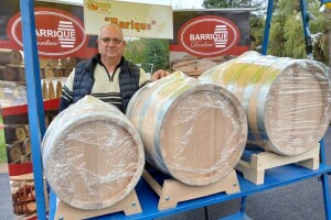 Majstori za hrastovu burad: Đorđevići čuvaju tradiciju i bačvarski zanat već 60 godina