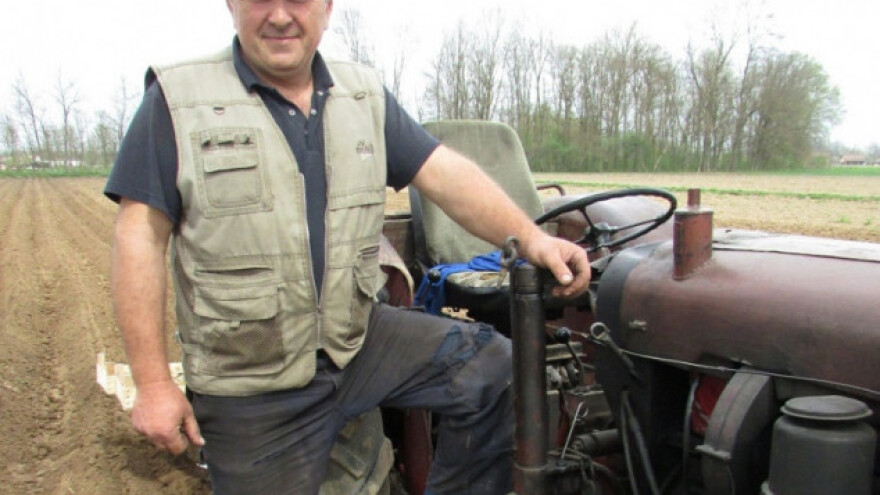 Napravio traktor od stotinu delova