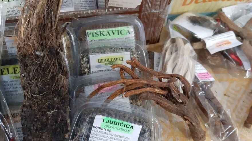 Gde leži lekovitost hajdučke trave i koje lekovito bilje se sve teže nalazi?