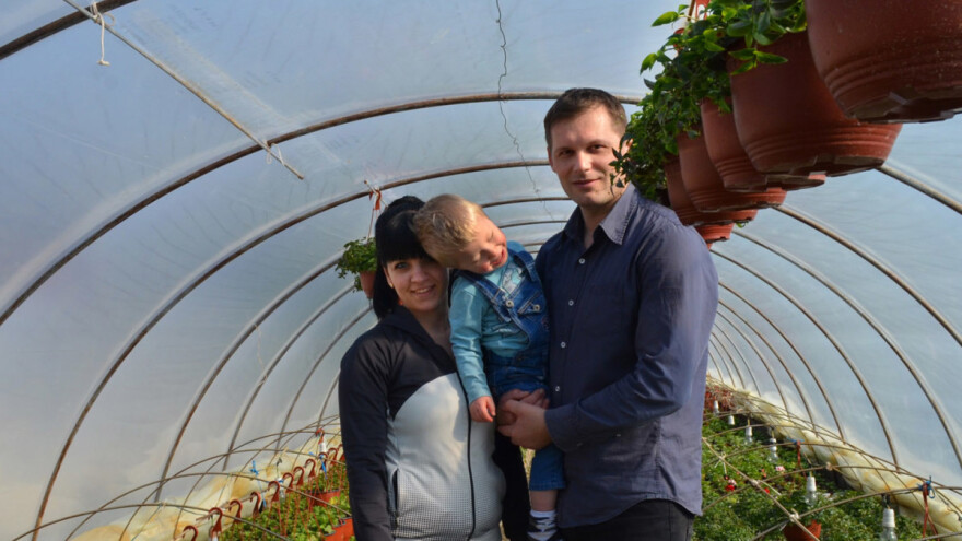 Inženjeri, tehnolozi, profesori, pa i političari  u carstvu sela!