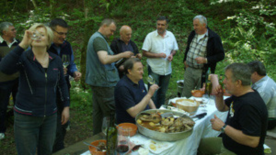 Vinoljupci u Slapnici, gorskoj vodi se klanjaju