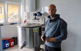 Odrastao na farmi, školovao se za agronoma i sada živi svoj san o sirani